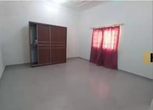 Residential Ready Property 1 Bedroom U/F Apartment  for rent in Al Sadd , Doha #15915 - 1  image 